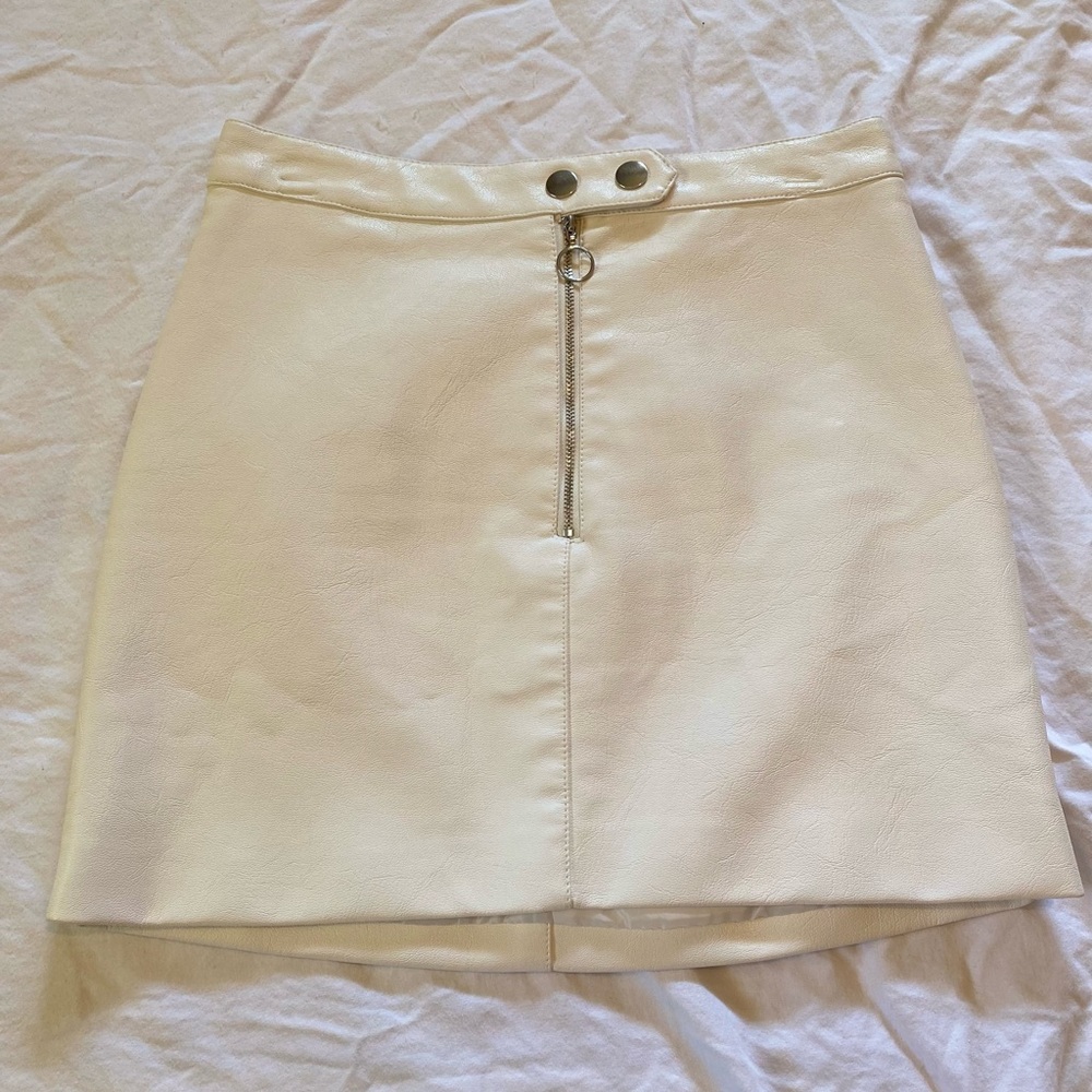 White Leather Mini Skirt (M)